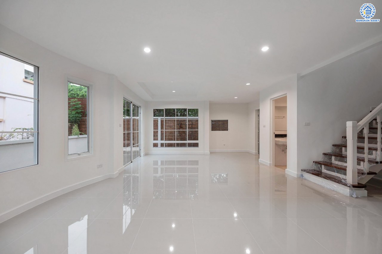 บ้านมือสองตกแต่งใหม่ โครงการ นันทวัน พระราม5 ตกแต่งหรูหรา หลังใหญ่กว่า 62 ตร.ว. ฟังก์ชันจัดเต็ม 3 ห้องนอน 2 ห้องน้ำ จอดรถได้ 2 คัน รองรับทุกความสุข ทำเลเดินทางสะดวก ใกล้ทางด่วน "กาญจนาภิเษก" และรถไฟฟ้า "สถานีบางรักใหญ่"...